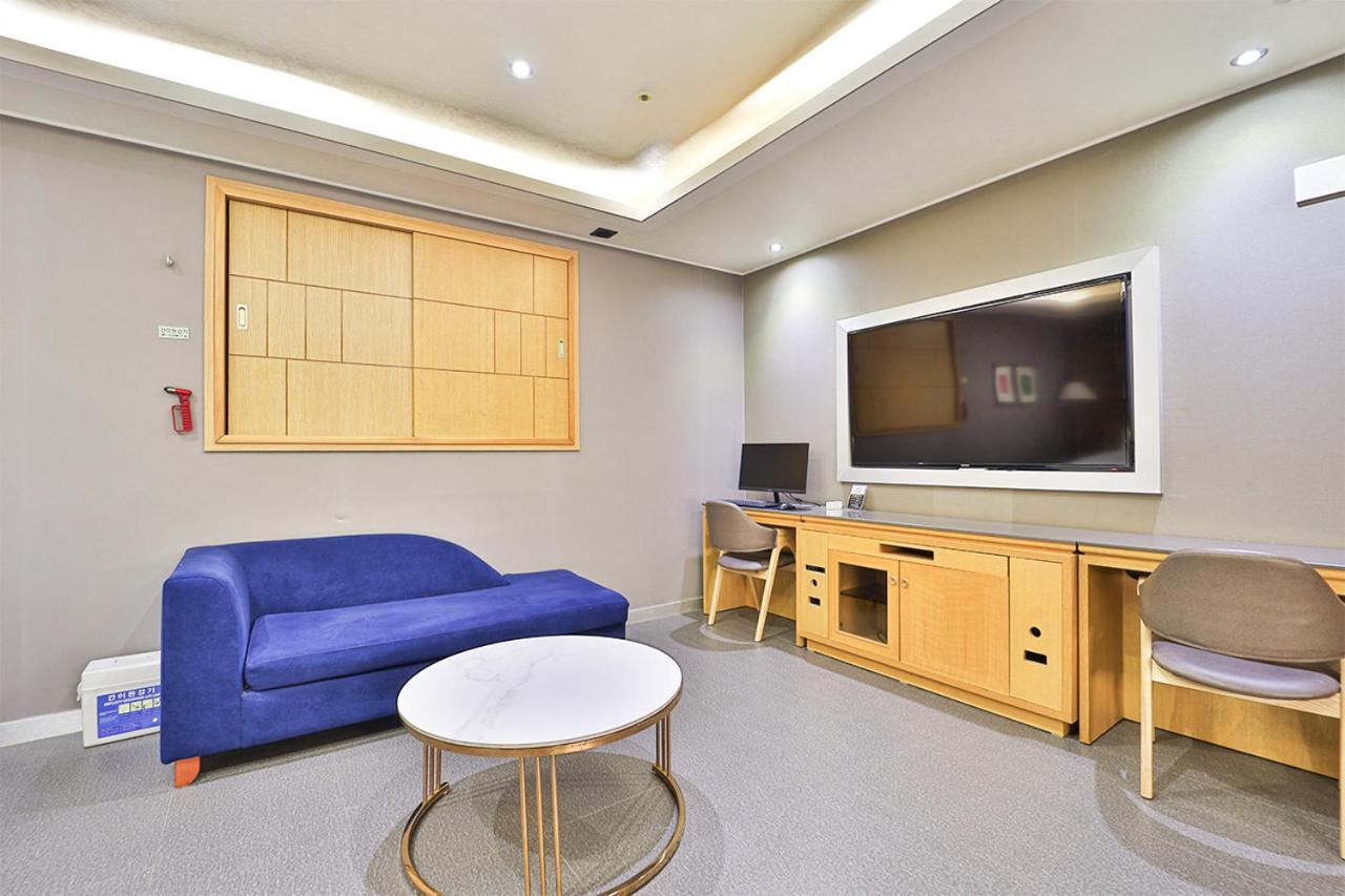 Seomyeon Ib Hotel Busan Buitenkant foto